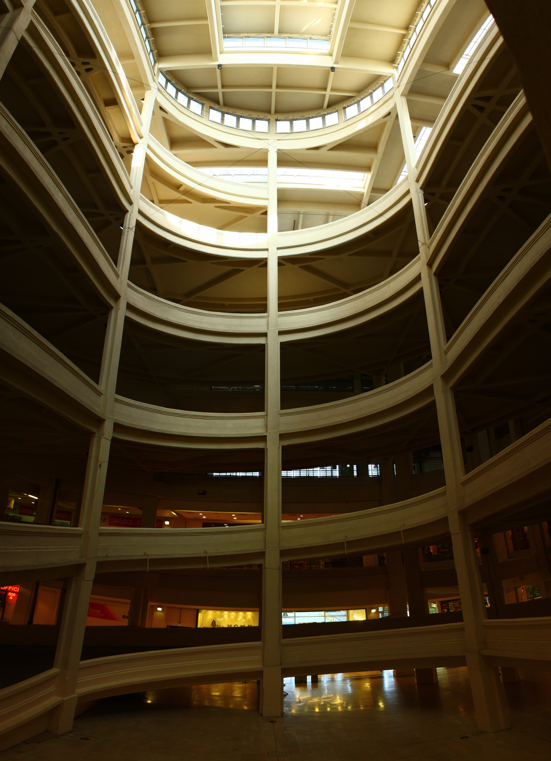 Lingotto Torino - pista di collaudo sul tetto dello storico stabilimento Fiat