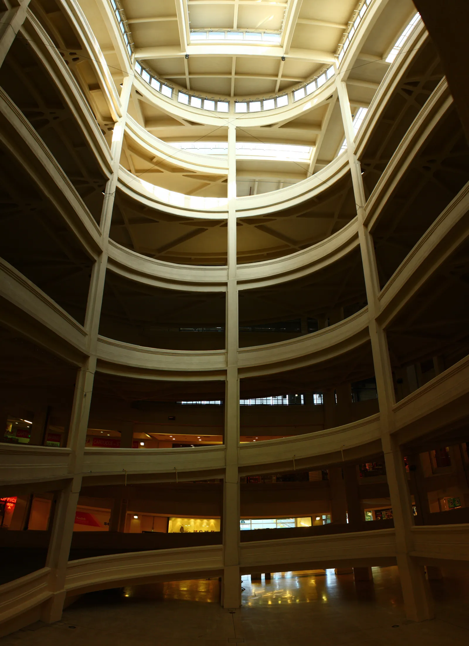 Lingotto Torino - pista di collaudo sul tetto dello storico stabilimento Fiat
